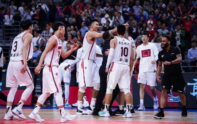 CBA广东VS北京视频直播,今晚不看球,你亏大了! CBA广东VS北京视频直播,今晚不看球,你亏大了!
